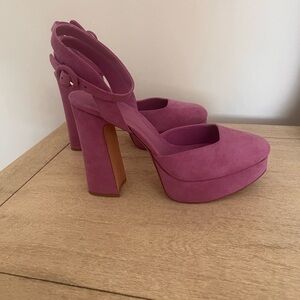 Alexandre Birman Vita Suede Ankle-Strap Platform Platform Pumps